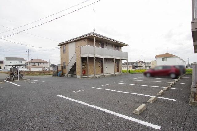 エターナル D棟（103） 駐車場
