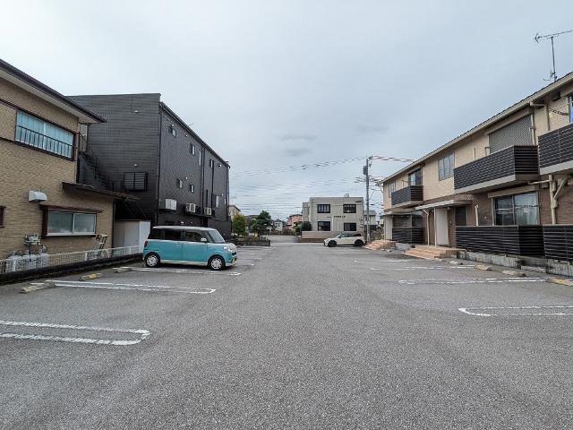 プライマリー今宮台 弐番館（202） 駐車場