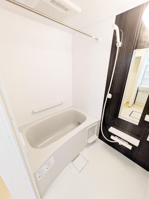 メゾネ　鶴ヶ峰（105） 部屋画像