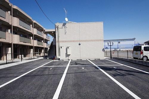 コリーナ陽東（102） 駐車場