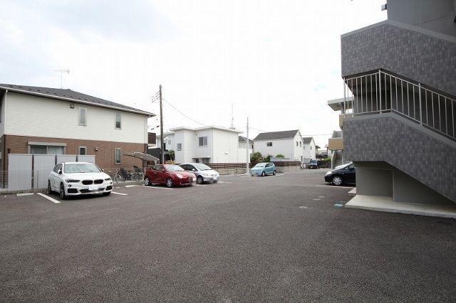 ルミライズ（102） 駐車場