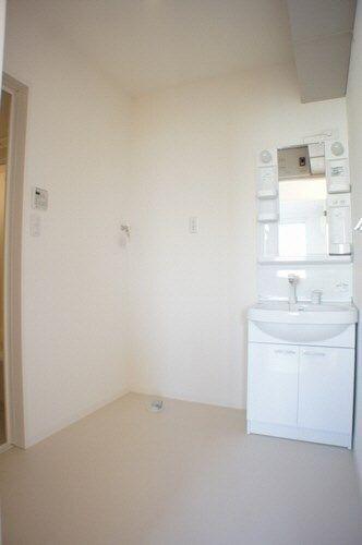 ロシホル B（102） 部屋画像