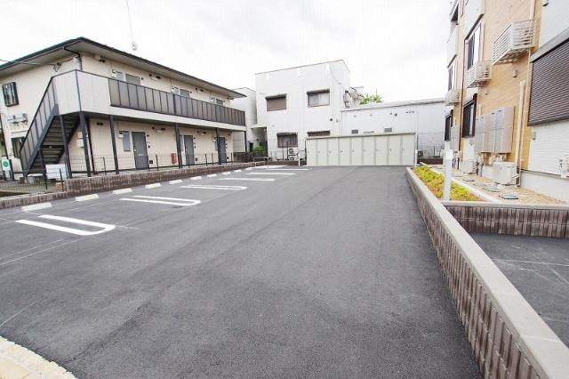 グレース メロウ C（101） 駐車場