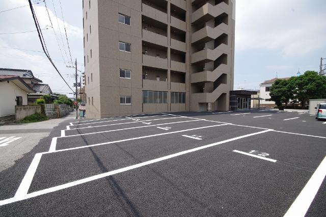 アマルフィーノグラン（502） 駐車場