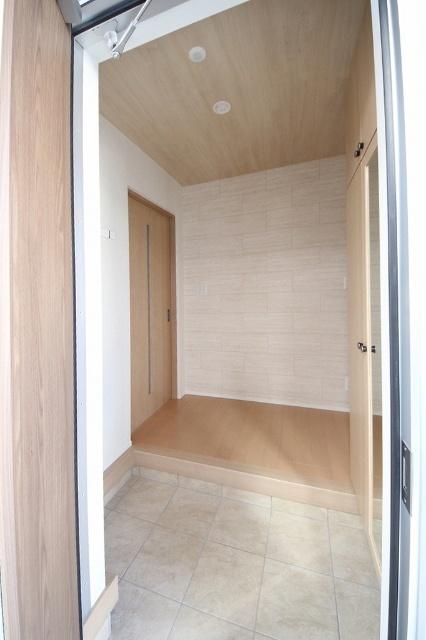 宇都宮市平松本町一戸建 玄関