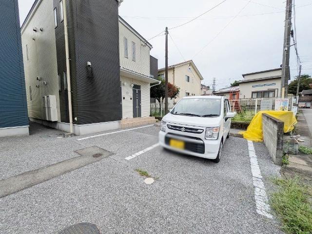 ヒルズ・タウンIII（101） 駐車場