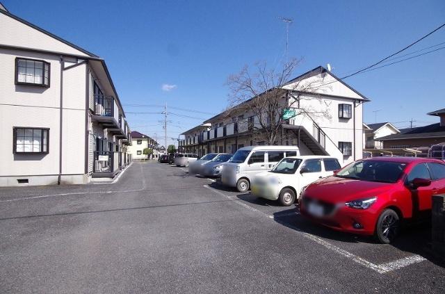 ひまわり A（203） 駐車場