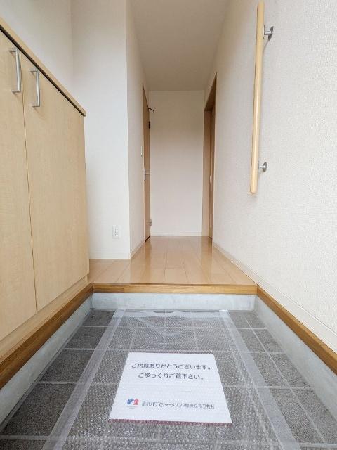 リヴェール A（101） 玄関