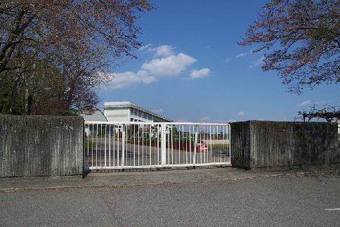 宇都宮市立岡本西小学校：1370m