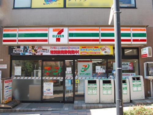 セブン-イレブン駅前通り3丁目店：216m