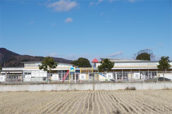 ゆずのこ保育園：996m