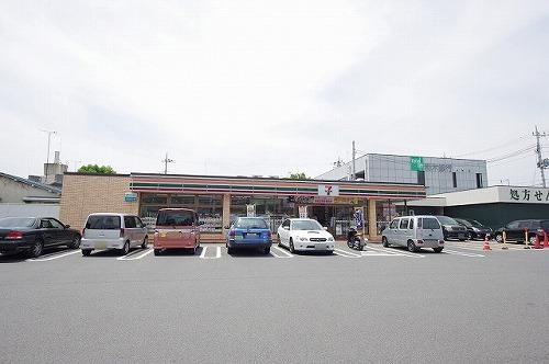ｾﾌﾞﾝｲﾚﾌﾞﾝ 宇都宮中戸祭店：730m