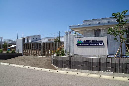 ゆいの杜小学校：389m
