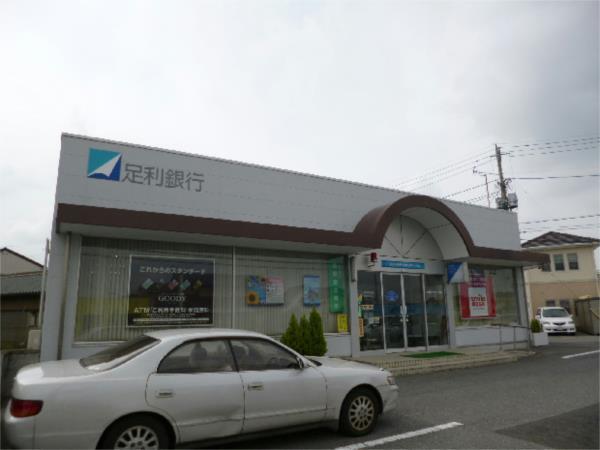 鶴田駅前郵便局：851m