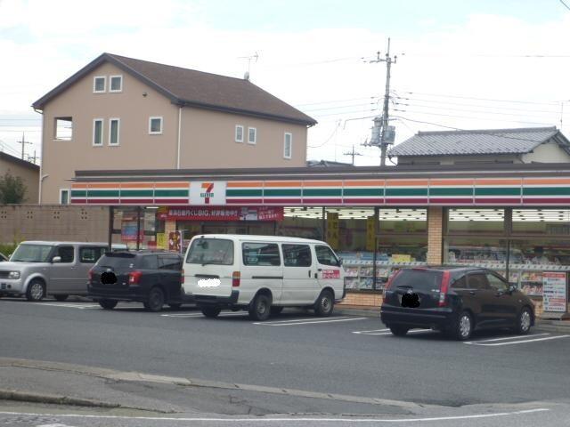 セブンイレブン河内下岡本店：647m
