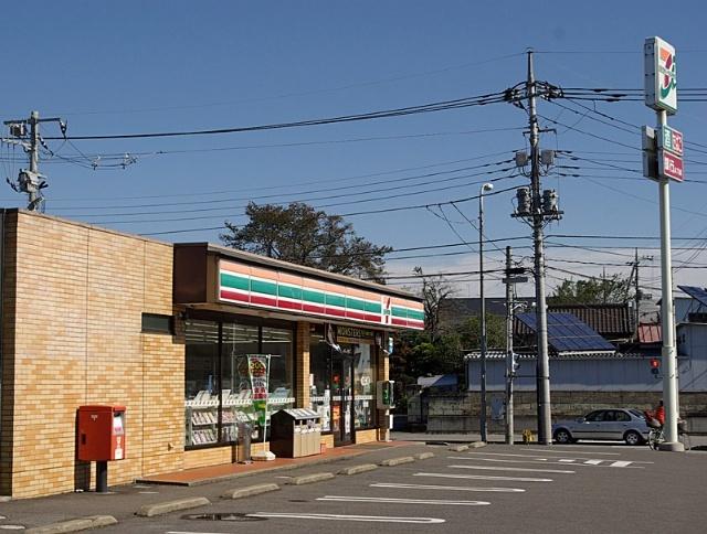 セブンイレブン河内中岡本店：156m