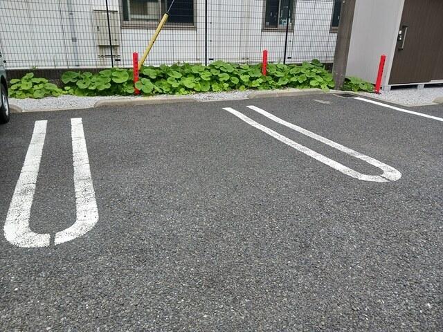 ラポレネス（201） 駐車場