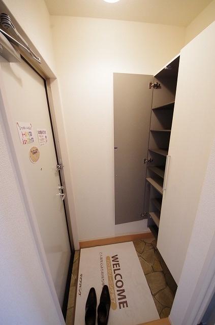 クレール シャンブル（106） 玄関