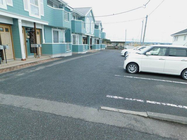 プリムベールＢ（103） 駐車場