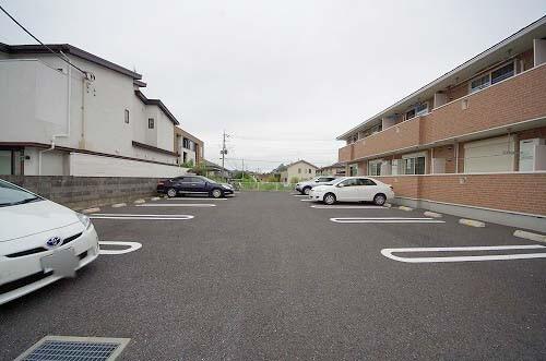 アーバンハイツ岩崎Ｅ（206） 駐車場