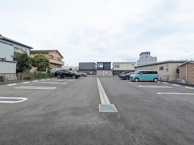 アトリオ（201） 駐車場