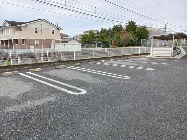 カーサ　ソラーレ　Ｂ（203） 駐車場