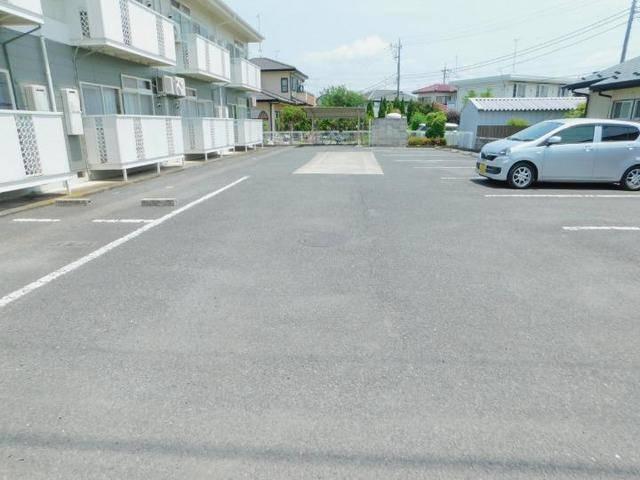 ファミールＫＯＢＡＹＡＳＨＩ（203） 駐車場
