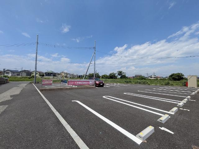 メゾン　カメリア 駐車場
