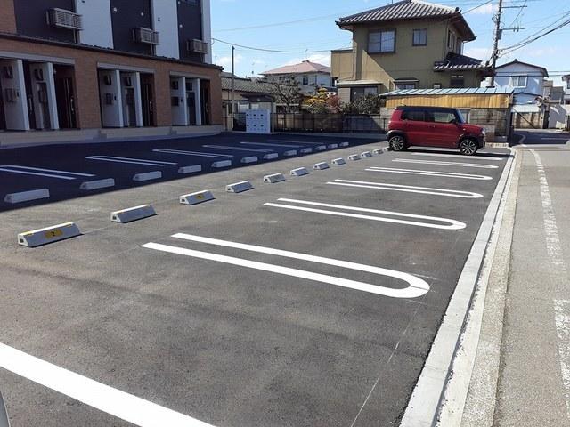 ヴァイスハイト（101） 駐車場
