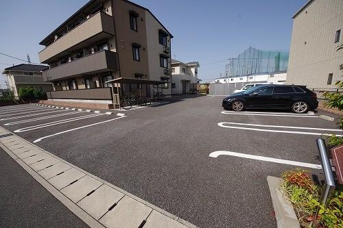 ショコラ（301） 駐車場