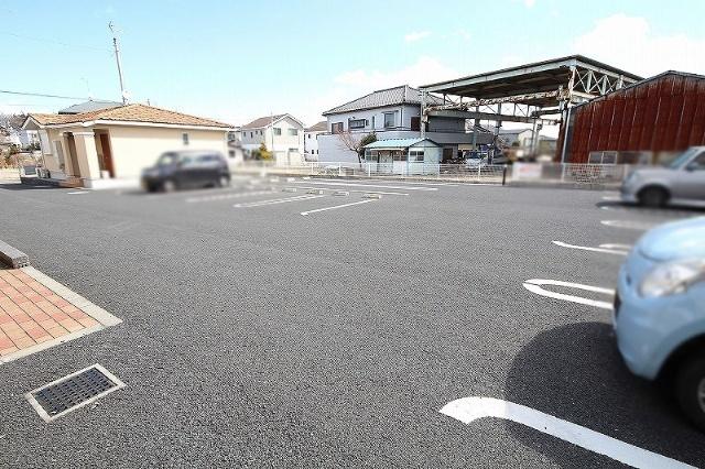 ワイラ　ロッジＡ（206） 駐車場