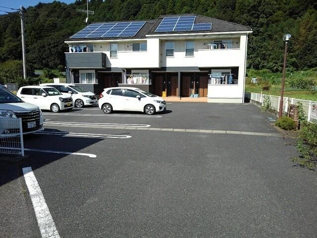 エレガンス・ゆり（202） 駐車場