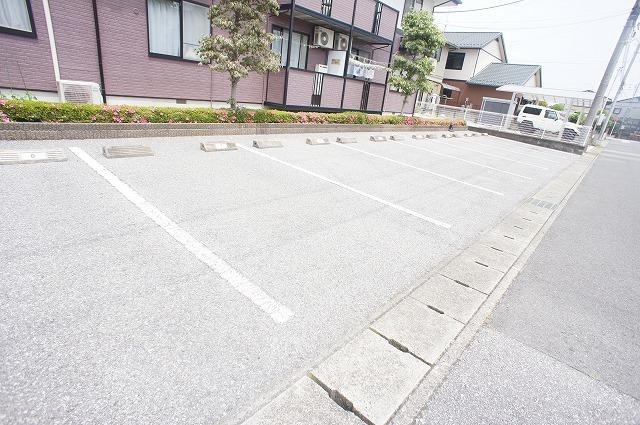 フォンテーヌⅡ（205） 駐車場