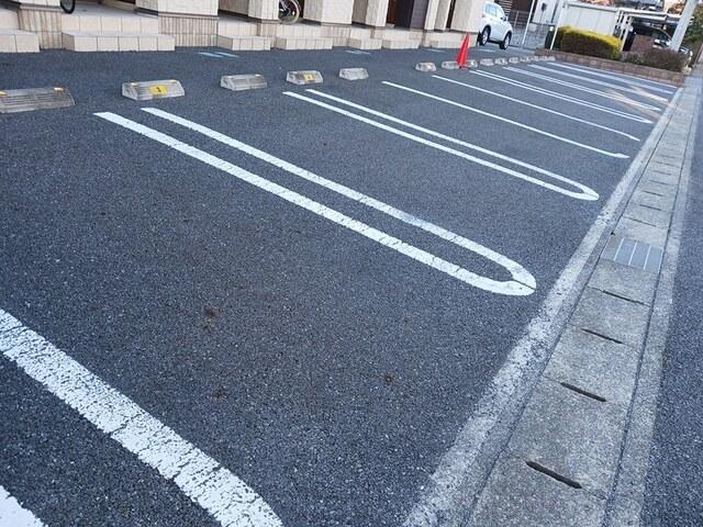 ベルメゾンＫ（202） 駐車場