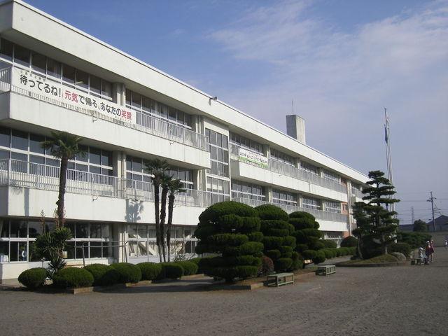 阿久津小学校：2300m