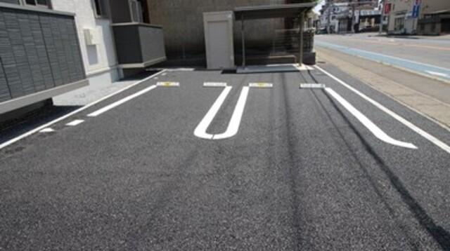 カーサ アチェロ（201） 駐車場