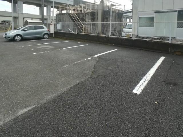 クレール シャンブル（106） 駐車場