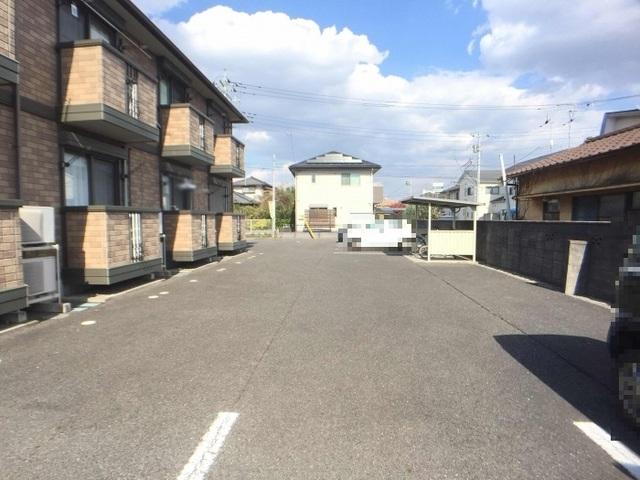 ピュアクレスト（105） 駐車場