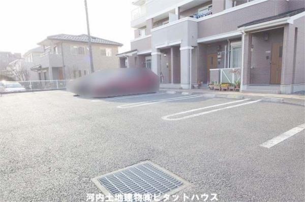 カーサ・セレノ（201） 駐車場