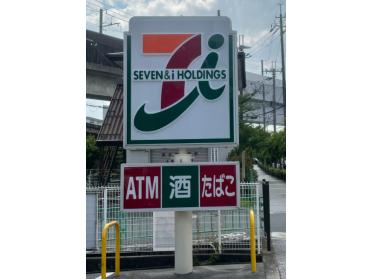 セブンイレブン阪急茨木市駅東店：640m