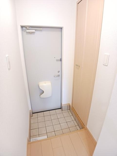 プレジェーネ　一津屋（106） 玄関