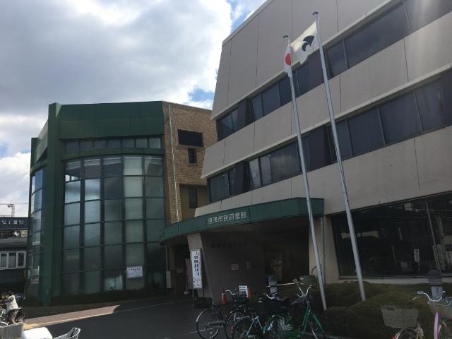 摂津市民図書館：927m