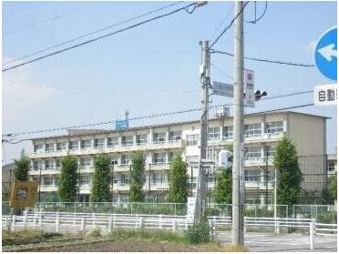 岡崎市立六ッ美北部小学校：387m