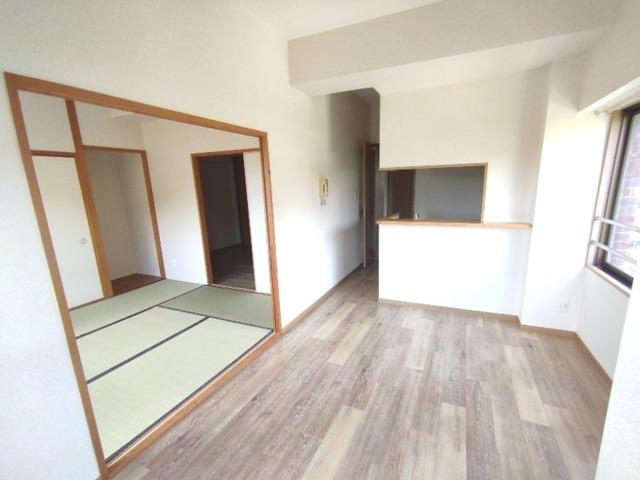 天神山マンションⅠ号館（310） リビング