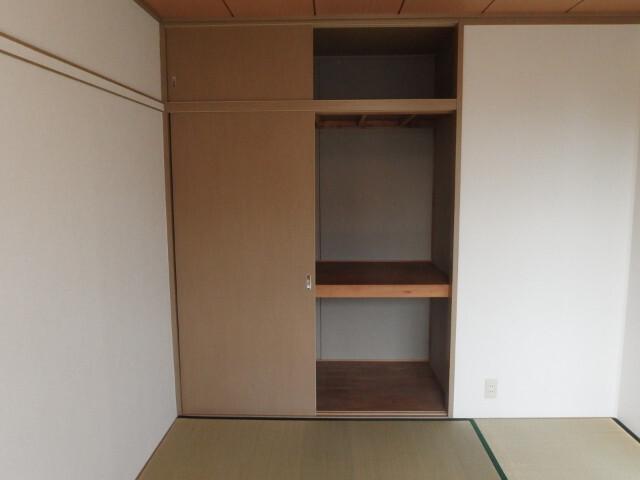 グランパス日名（B202） 収納