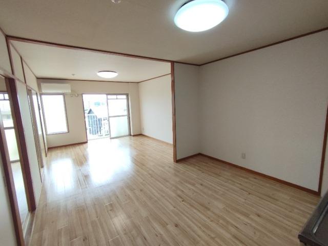エスポワール南ヶ丘（4B） リビング