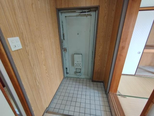 ハイツ神田（B3） 玄関