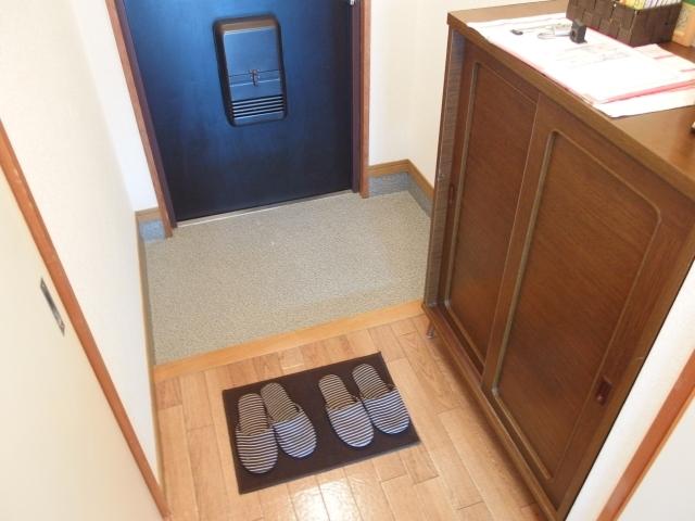 WING１号館（303） 玄関