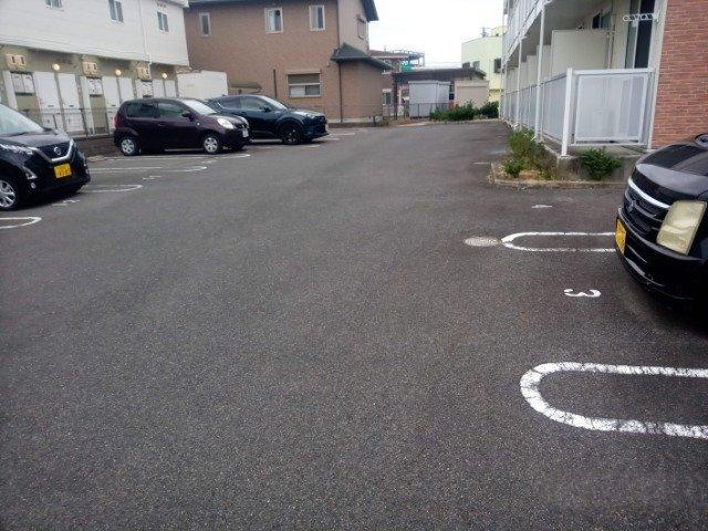 レオパレス槙（102） 駐車場