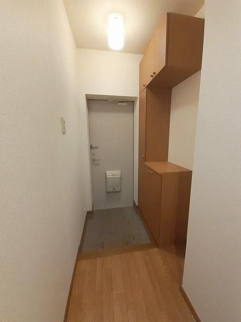 ウッドイン２番館（102） 玄関